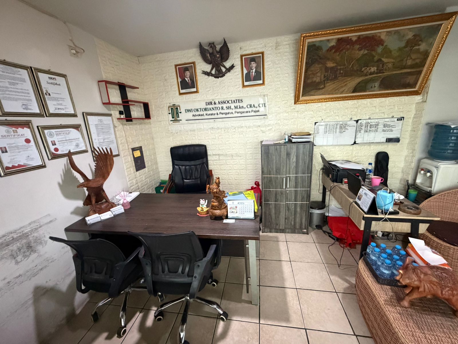Ruang Lawyer & Administrasi DIR & Associates